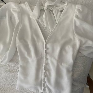 Linen top with sleeves